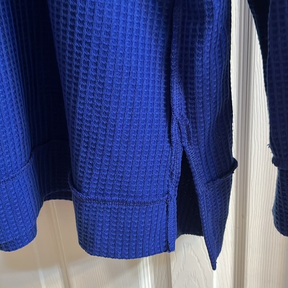 Women’s top - Picture 2 of 4